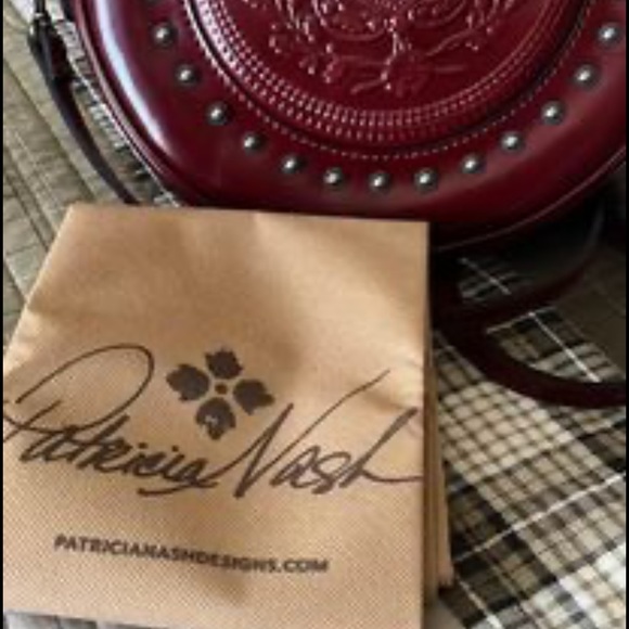 Crossbody - Picture 4 of 7